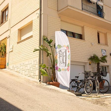 Resilienza Tropical Apartments & Room Porto SantʼElpidio Buitenkant foto