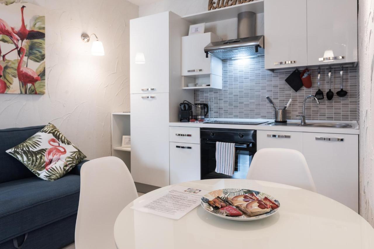 Resilienza Tropical Apartments & Room Porto SantʼElpidio Buitenkant foto