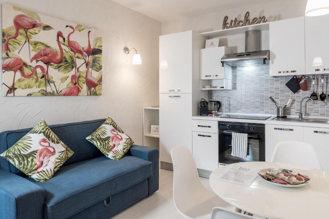 Resilienza Tropical Apartments & Room Porto SantʼElpidio Buitenkant foto
