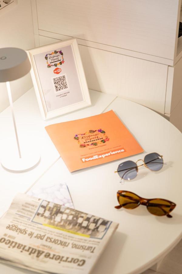 Resilienza Tropical Apartments & Room Porto SantʼElpidio Buitenkant foto
