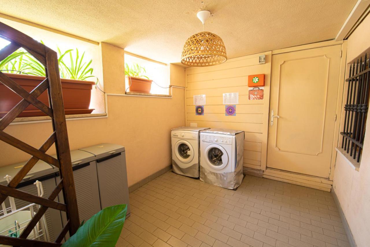 Resilienza Tropical Apartments & Room Porto SantʼElpidio Buitenkant foto