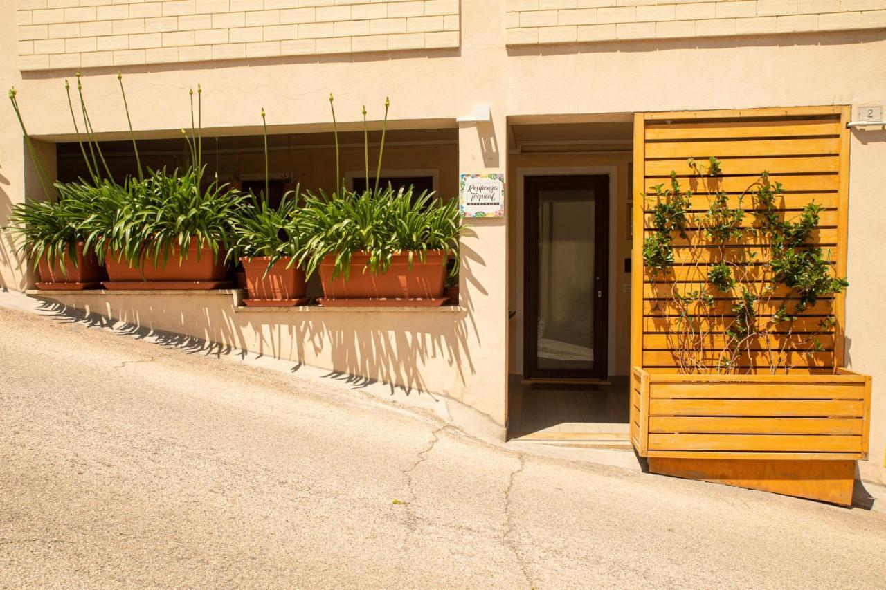 Resilienza Tropical Apartments & Room Porto SantʼElpidio Buitenkant foto